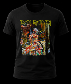 Frente de playera negra de Iron Maiden con el arte cibernético del álbum Somewhere In Time y logo amarillo.