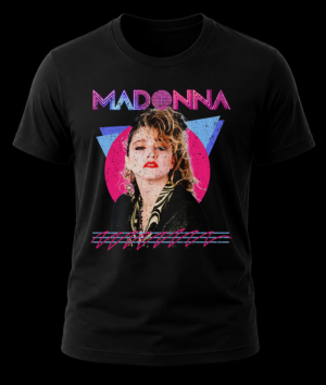 Frente de playera negra de Madonna con diseño geométrico de estilo ochentero en tonos rosa y azul neón con logotipo clásico.