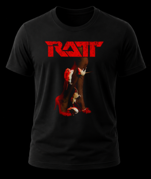 Frente de playera negra de Ratt con el diseño de portada de su EP de 1983 mostrando medias de red y logo rojo.