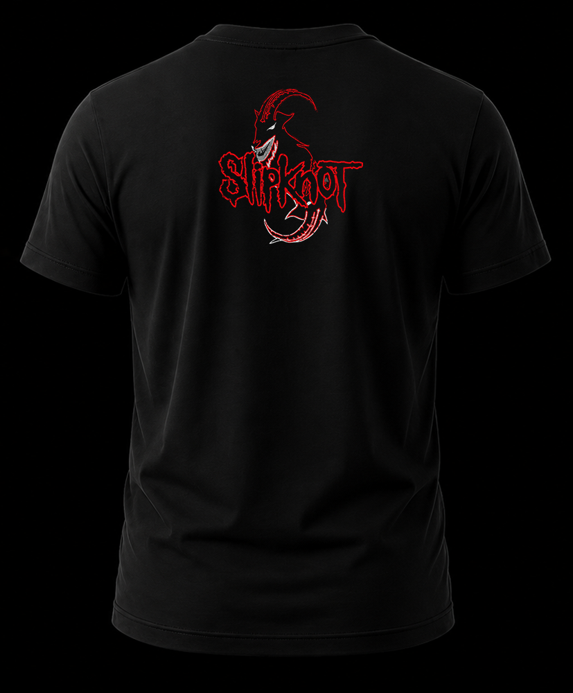 slipknot band 1.2 Vista trasera de playera negra de Slipknot con el logotipo oficial entrelazado con la silueta de la cabra de Iowa en la nuca.