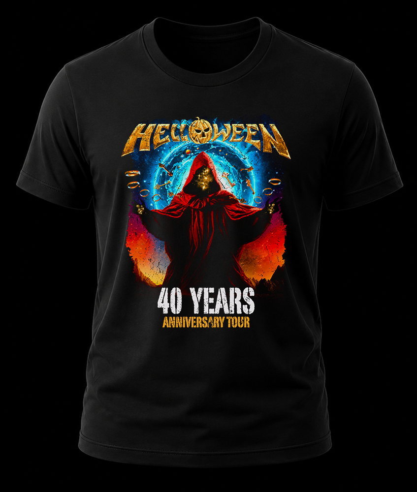 helloween 40 anniversary 1 Frente de playera negra de Helloween con ilustración de The Keeper, portal azul y logo dorado 40 Years Anniversary.